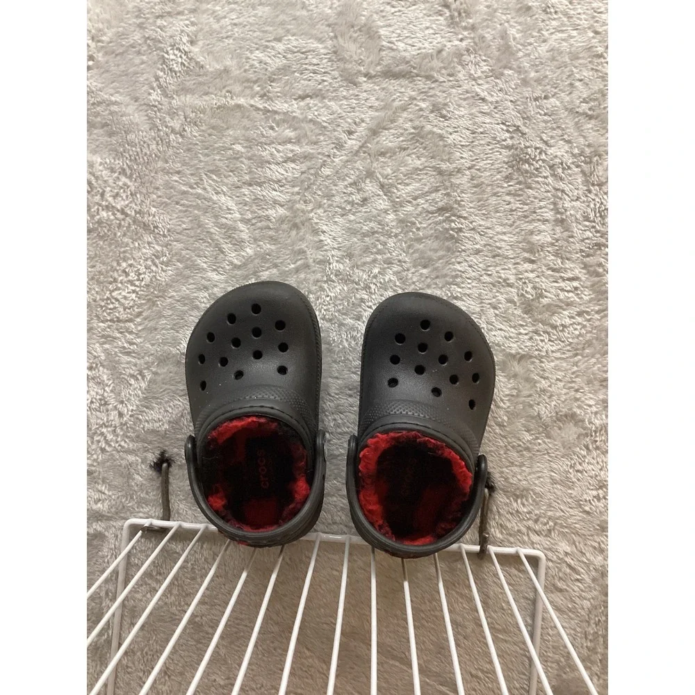 Kids Crocs Lined Clogs Black Red Plaid Toddler Size Toddler 4